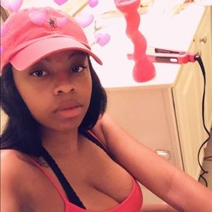 Meet your Posher, Alexis